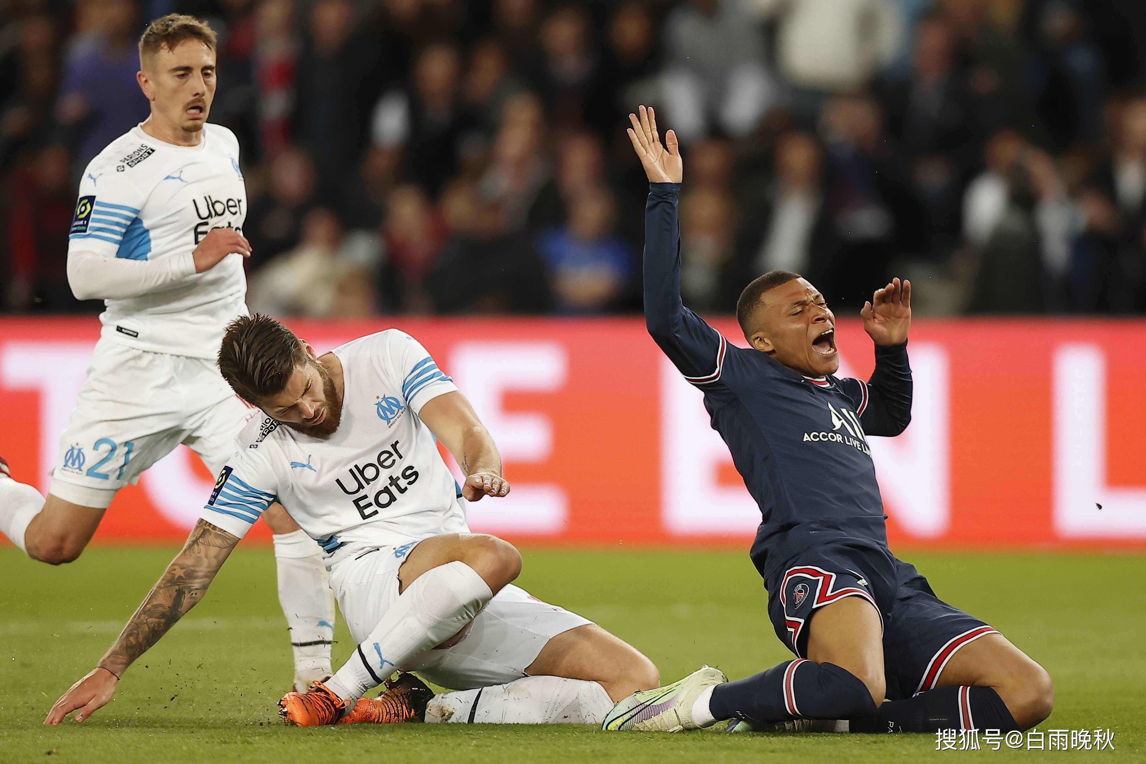 包含德甲集结日再迎强敌;巴黎圣日耳曼造点机会;主帅态度:管理层满意;训练强度明显提升的词条 包含德甲集结日再迎强敌;巴黎圣日耳曼造点机会;主帅态度:管理层满意;训练强度明显提升的词条